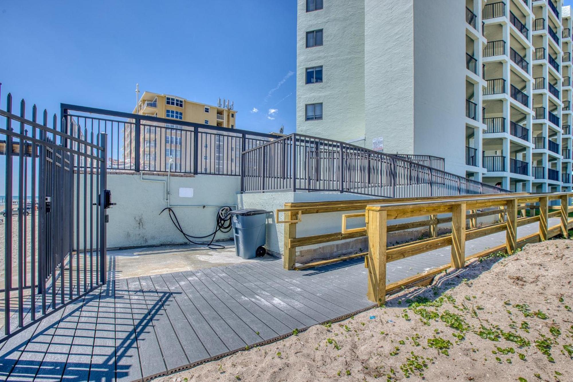 Ocean View With A Beachfront Pool At Ocean Trillium Condo ~ 702 New Smyrna Beach Exterior foto